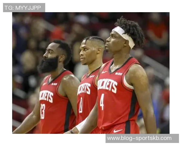 哈登赛后与火箭队友深情拥抱卡佩拉相拥时长最长引发关注 哈登赛后与火箭队友深情拥抱卡佩拉相拥时长最长引发关注